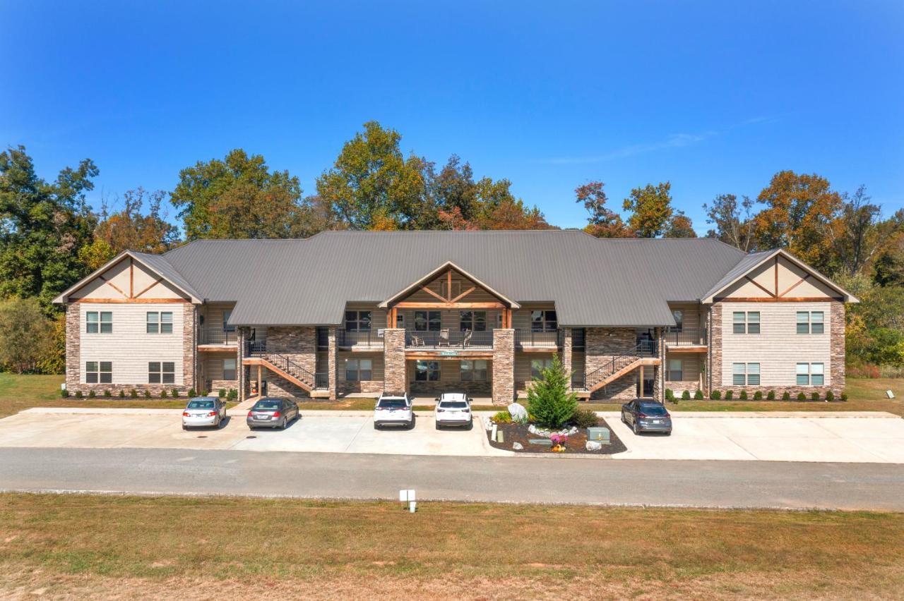 Modern Cades Cove Condo W Community Pool Townsend Exterior photo